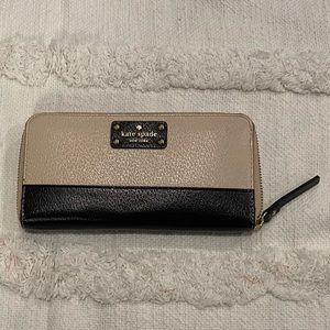 Authentic Kate Spade black & nude leather color-block zipper continental wallet